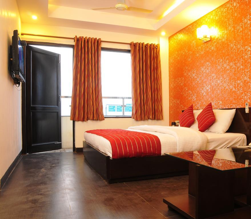 Airport Hotel Daya Capitol Nueva Delhi Exterior foto